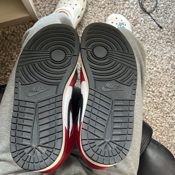 Size 8 - 2020 Jordan 1 Mid Chicago Black Toe‼️ - Picture 14 of 17
